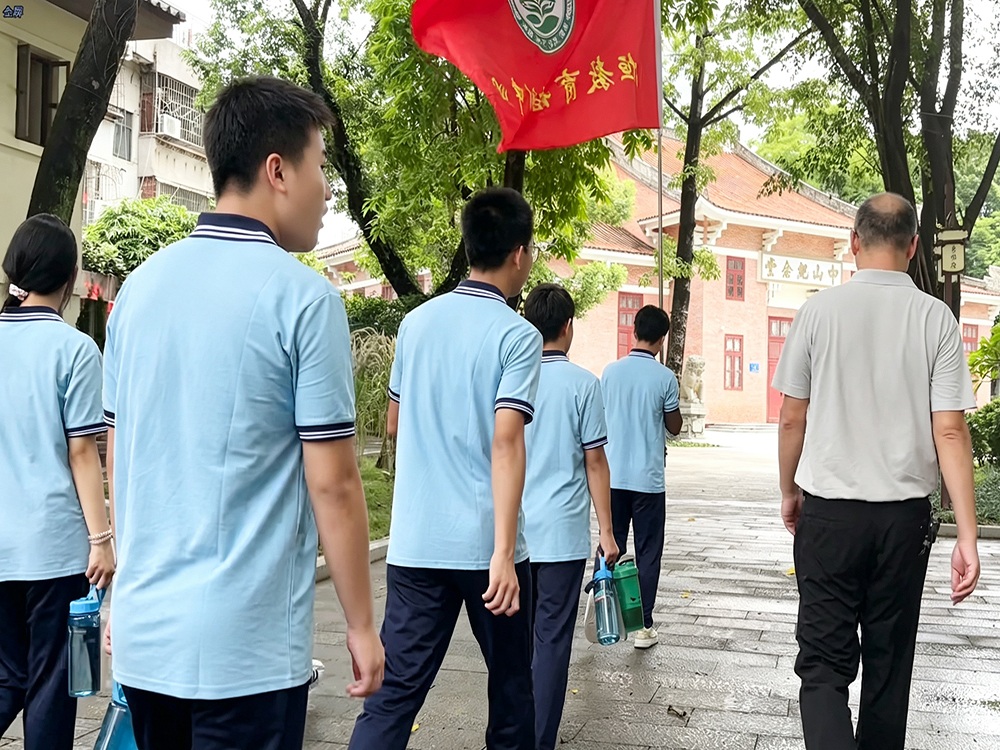 萍乡不听话孩子军训学校怎么联系？本地寄宿素质机构测评